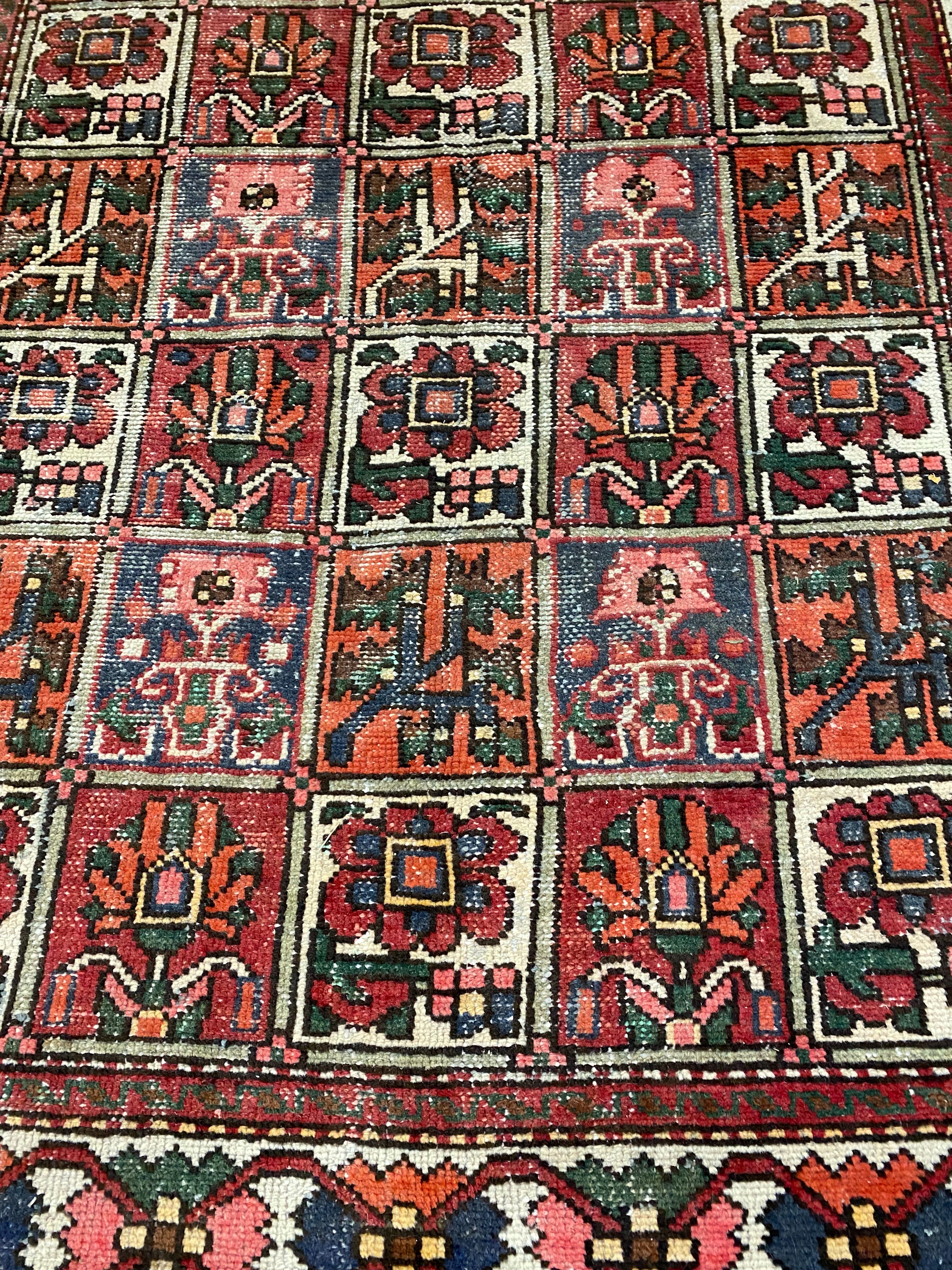 A Baktiari style carpet, 290 x 176cm